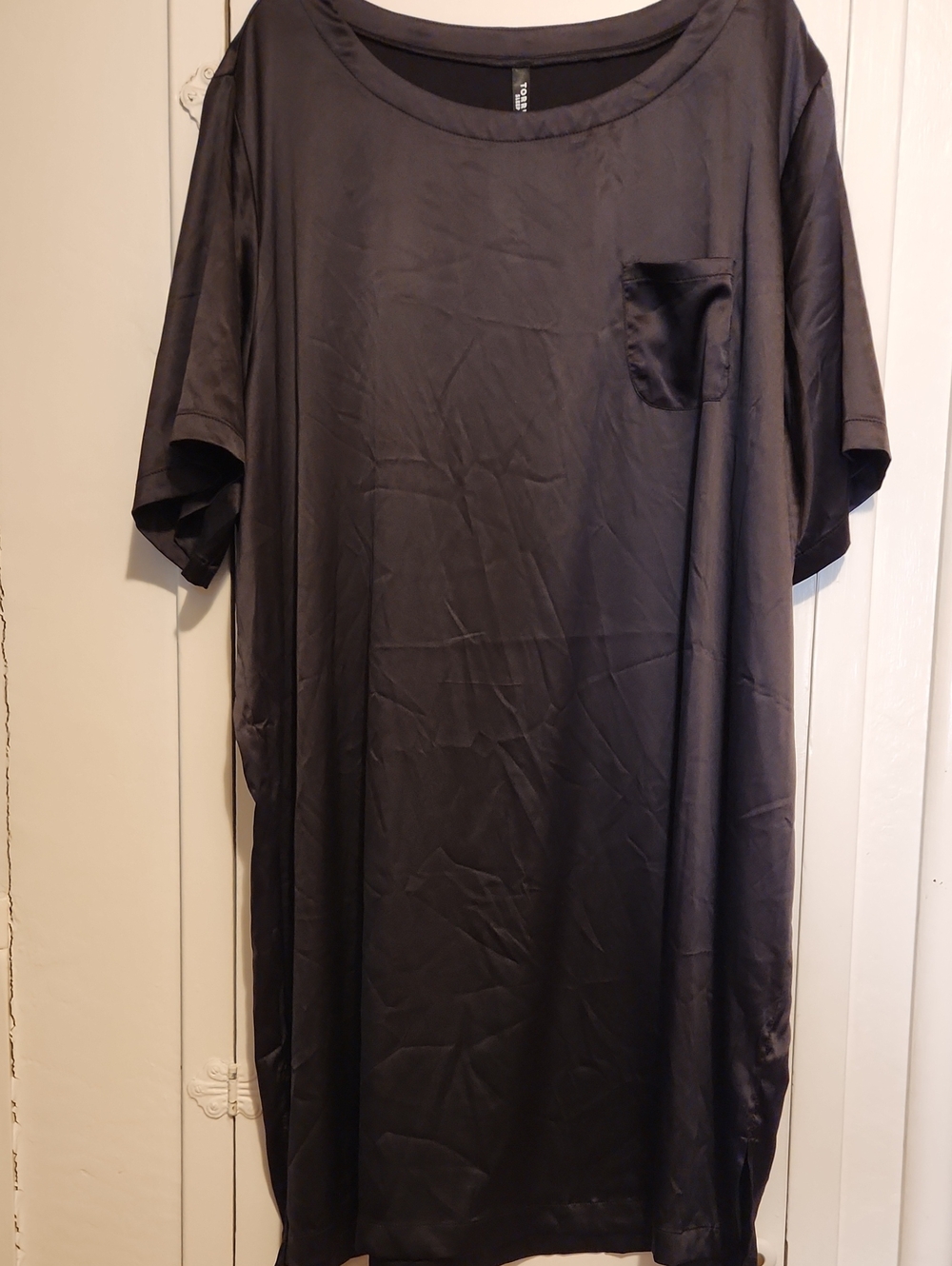 🔥Torrid Black Satin-Look Short Sleeve Sleep Tee with Pocket Detail